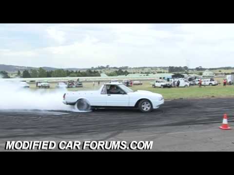 White XF Ute at Burnout Warriors 2009