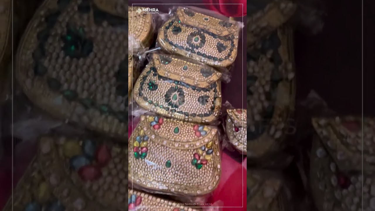 Kundan clutches #kundan #kundanbag #kundanclutches #partywearclutch