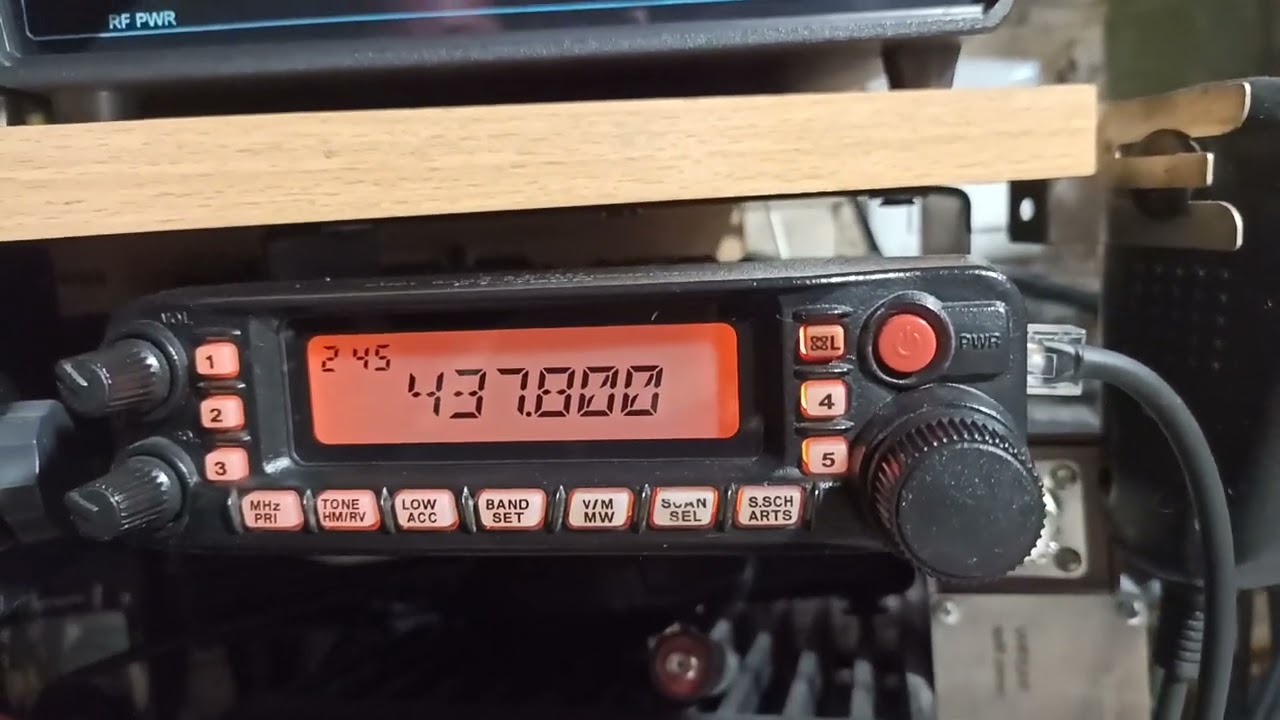 МКС транспондер: UPLINK: 145.990 MHz, DOWNLINK: 437.800 MHz, тон: 67 Гц.