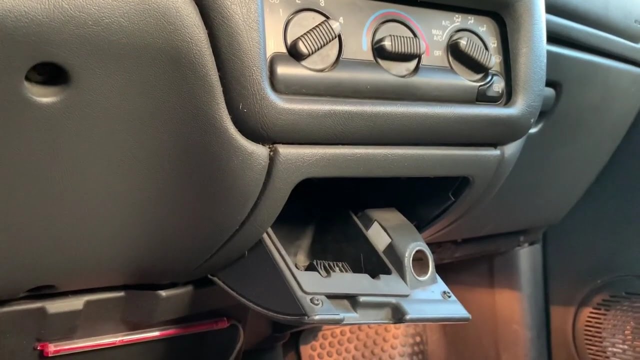 19992004 Chevrolet S10 Cigarette Lighter Fuse Location / Power Outlet