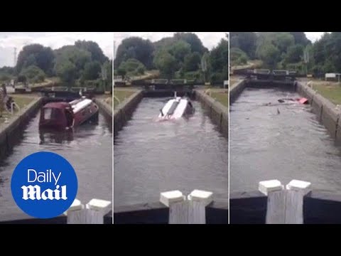 Moment Couple's Narrowboat Sinks In 25 Seconds At Fobney Lock