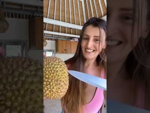 Video: Durian on kuninglik puuvili