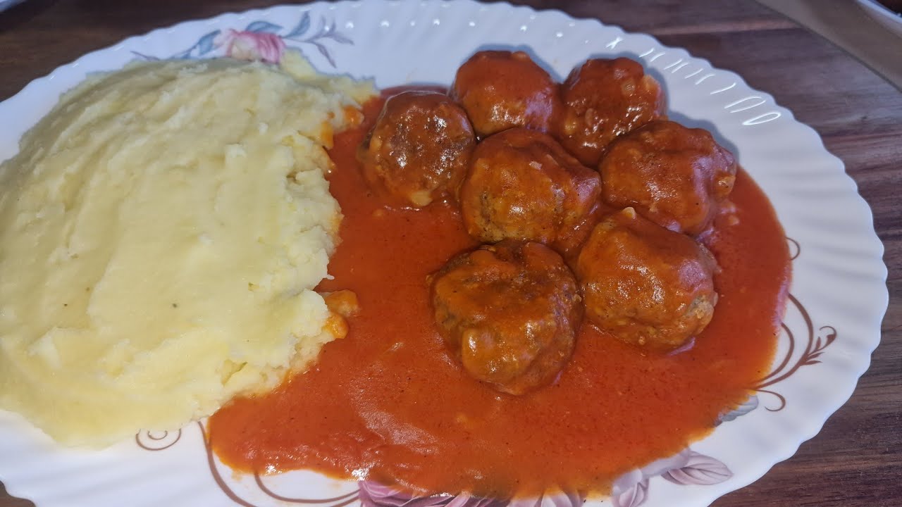 Chiftele cu Sos de Roșii și Piure  - Rețetă Simplă,Pentru întreaga Familie #foodie