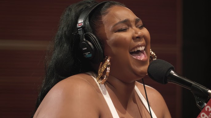 Watch Sunday Morning: Web Exclusive: Extended conversation with Lizzo -  Full show on CBS