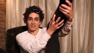 misfits dvd interview robert sheehan