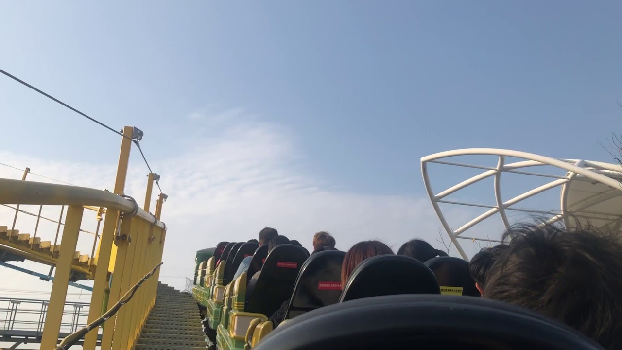 台北新兒童樂園 雲霄飛車 第一人稱視角
