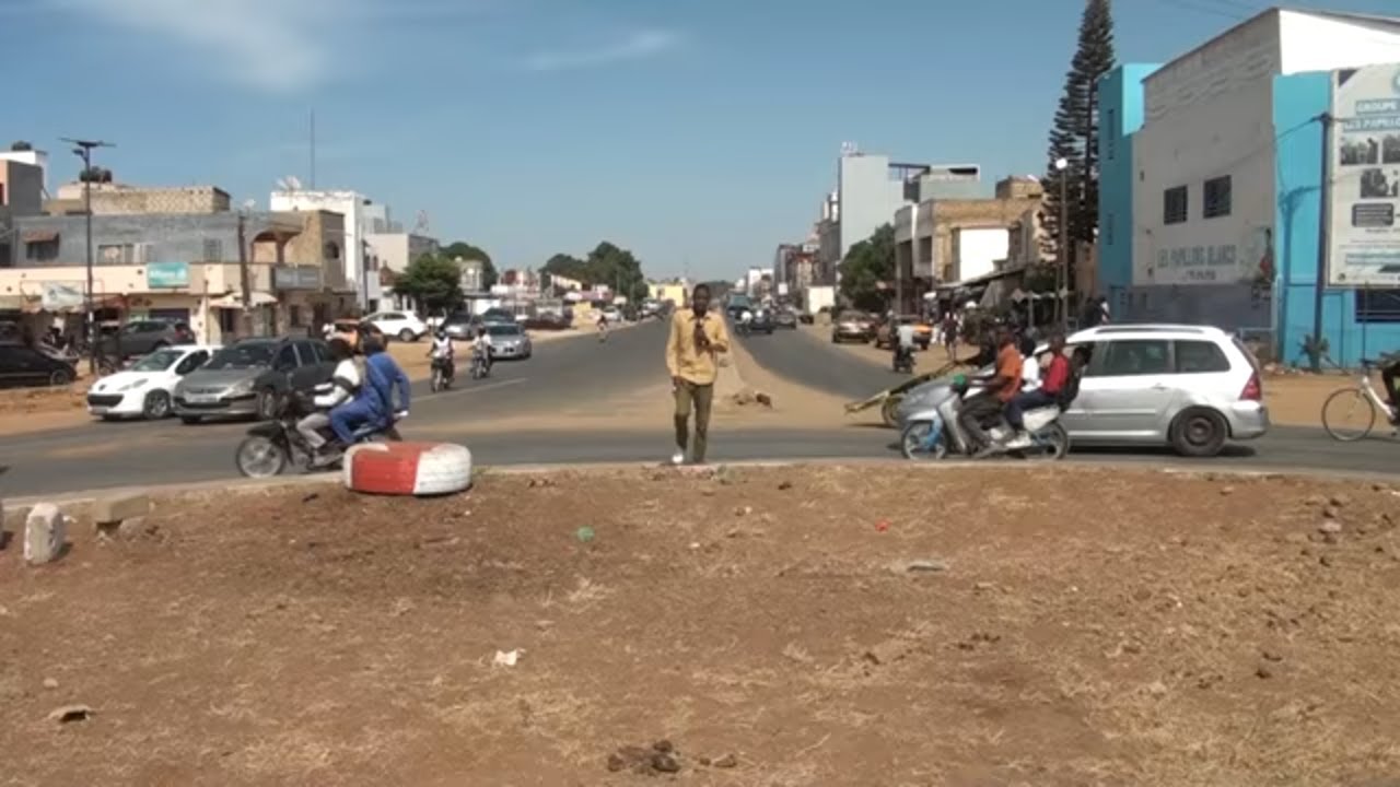 Thiès: Chantier inachevé, Un Nouveau Rond Point Mal Conçu Bloquent l'entrée de la Ville