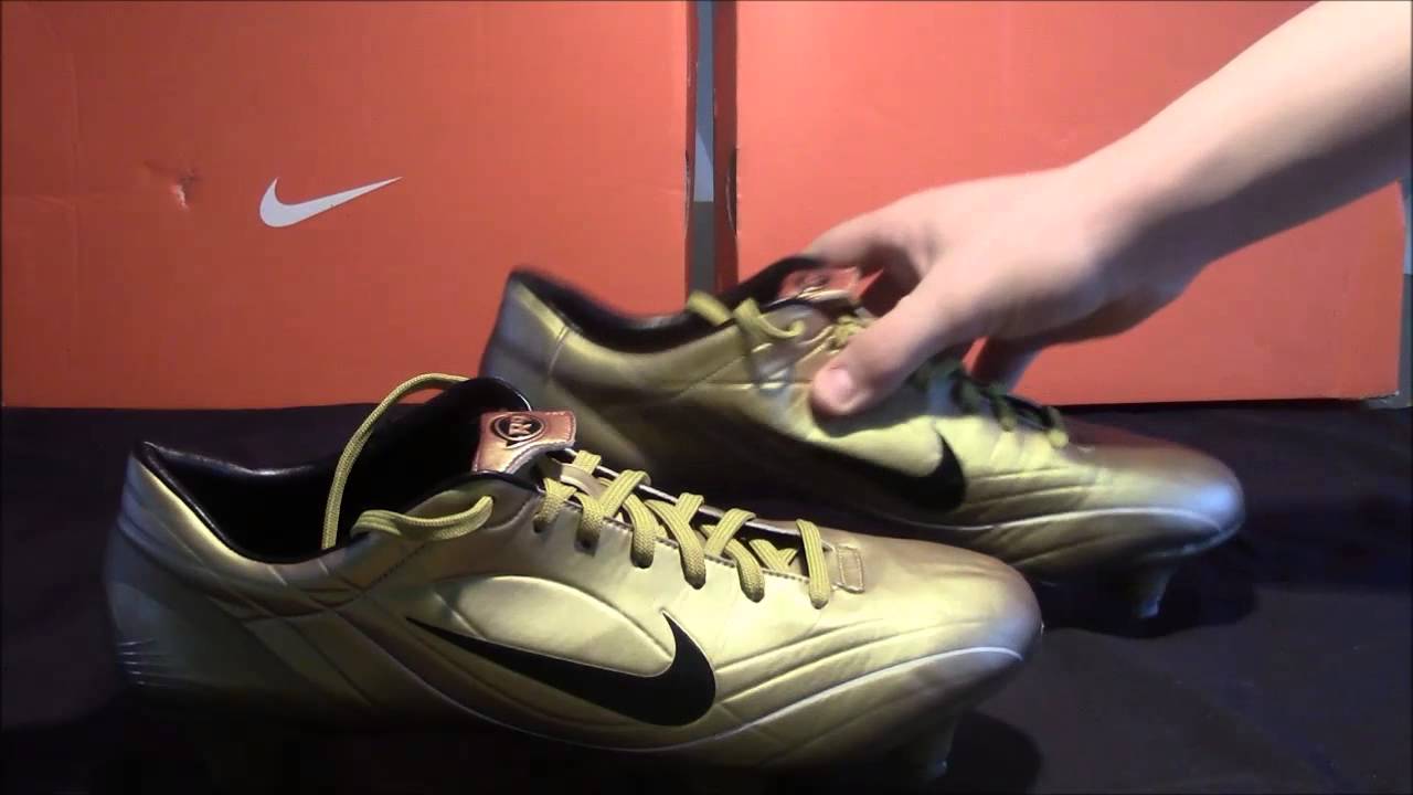 r9 gold boots