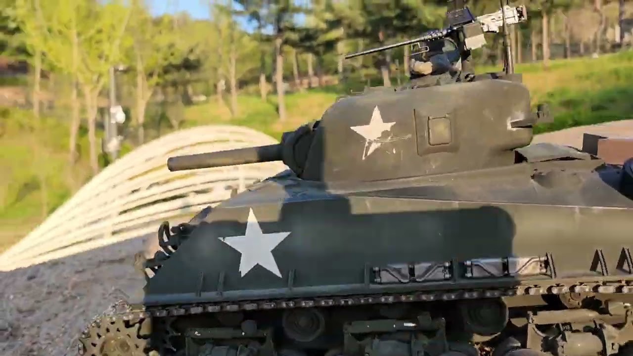 Tamiya 1/16 m4 sherman rc tank!