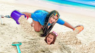 Enterrei Minha Irmãzinha Na Areia Da Praia E Ela Ficou Com Muito Medo