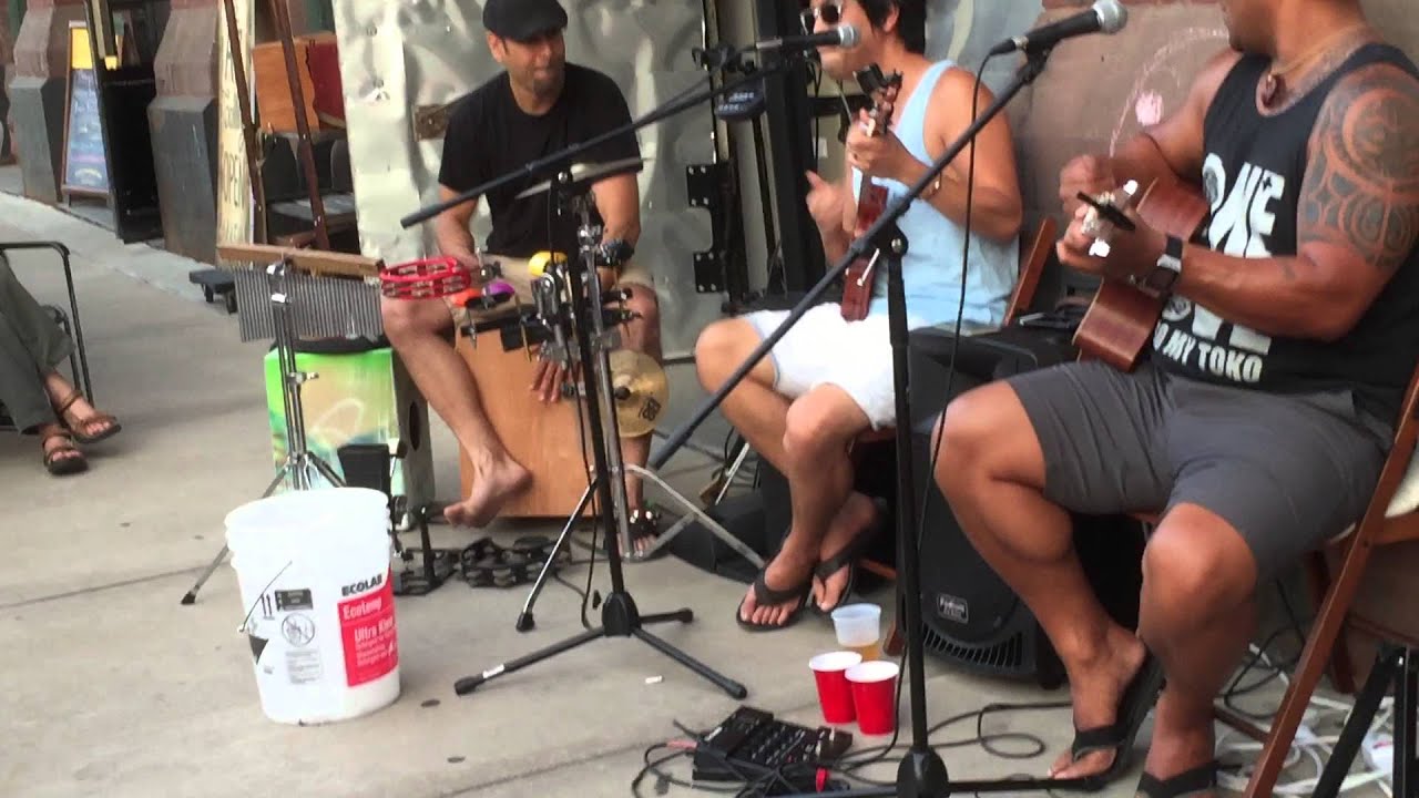 Street jam! The cajon master is one of my inspiration to learn drums and be innovative.