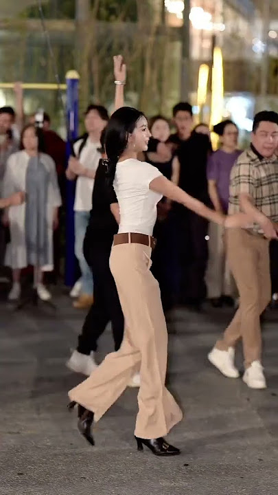 Welcome to Chengdu Guozhuang Dance Positive Energy Yue Street Photography Guozhuang Dance Photog