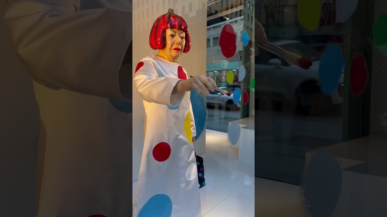 Louis Vuitton - A life size statue of Yayoi Kusama in the windows  celebrating the new collection at the Louis Vuitton Fifth Avenue Maison in New  York City. © Louis Vuitton