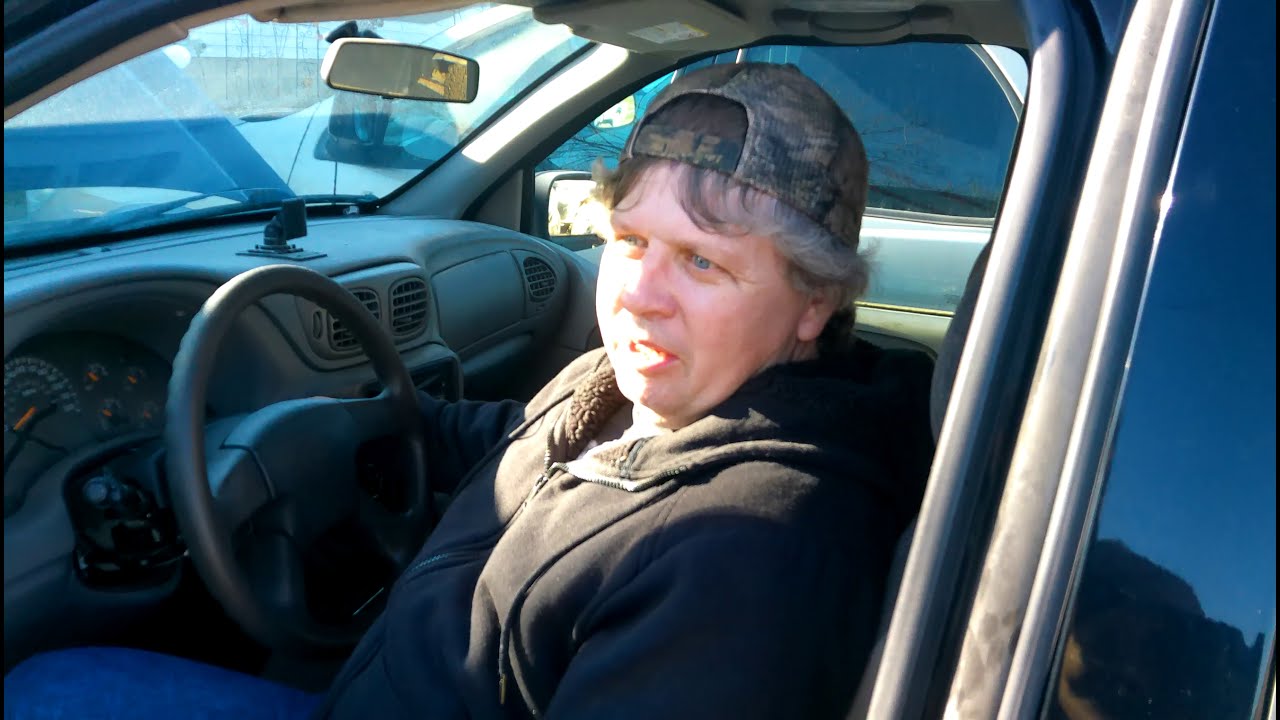 How To Jump Start A Truck / Car With A Portable Auto Jump Starter YouTube