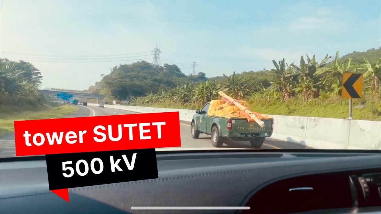 Pemandangan Tower SUTET diatas gunung  Tol semarang solo