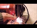 Comment affûter un foret pour percer un acier ? Affûtage foret acier à la main sur touret à meuler.