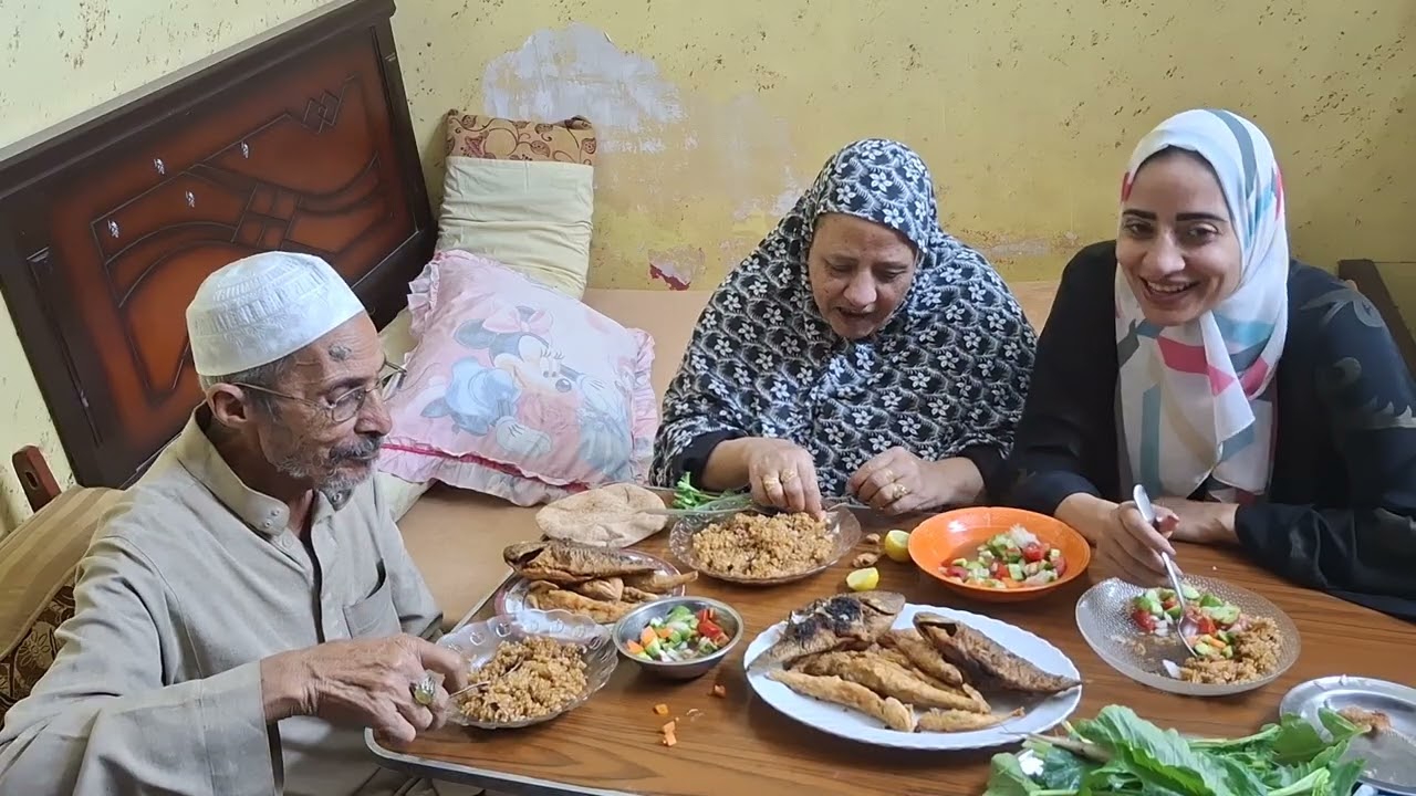 هم يضحك وهم يبكي اهم شي يكونو بالف خير ومعايا 