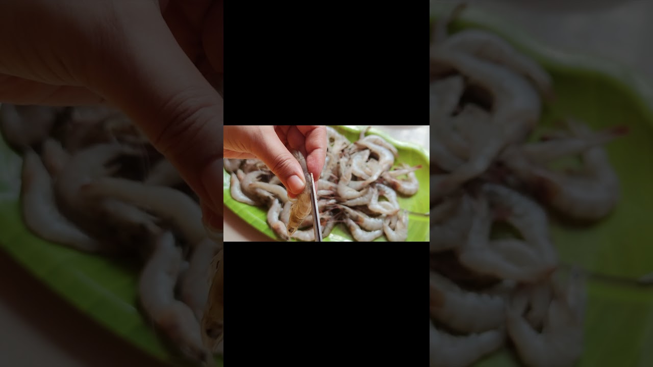 Prawn cutting techniques,how to cut and clean prawns.