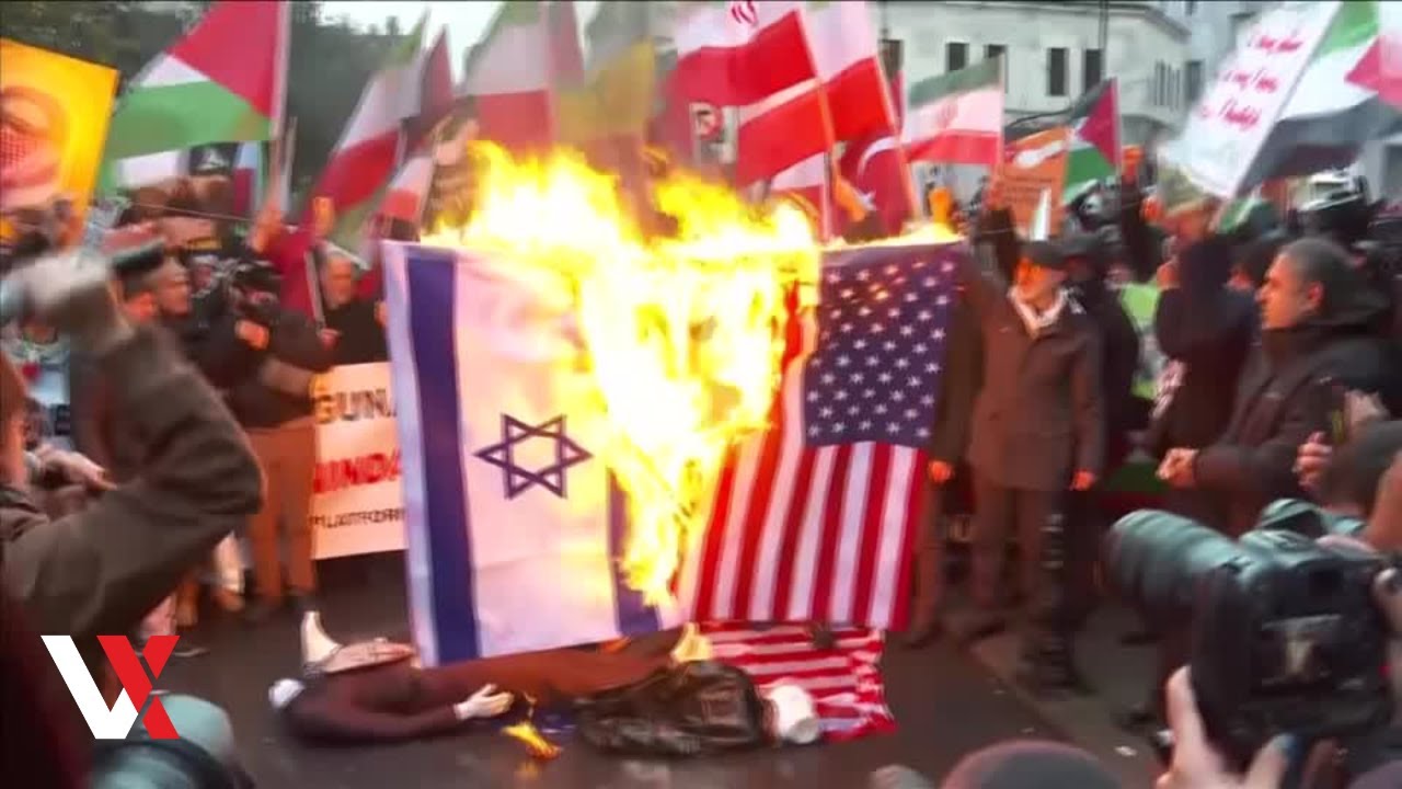 Pro-Iran Demonstrators In Istanbul Blame US & Israel For Iran Protests | VERTEX