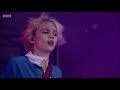 Grimes - Flesh Without Blood (Glastonbury 2016)