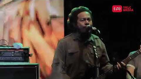Steven   Coconut Treez   Bebas Merdeka  Live at INDONESIAN S