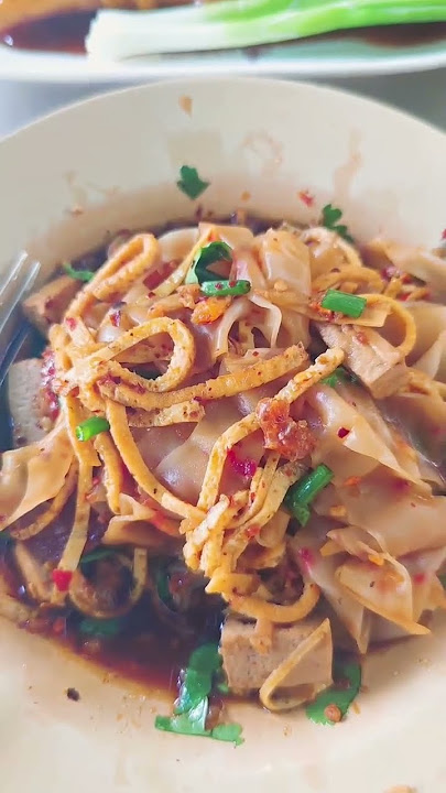 Stuffed rice noodle rolls & fresh spring rolls in Banglamphu 🇹🇭Local TH flavors you shouldn’t miss!🍜