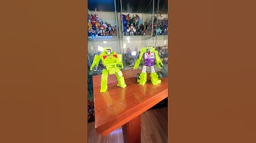 Lets build ‘86 Devastator! (Kinda!) #transformers #shorts #bonecrusher #scrapper