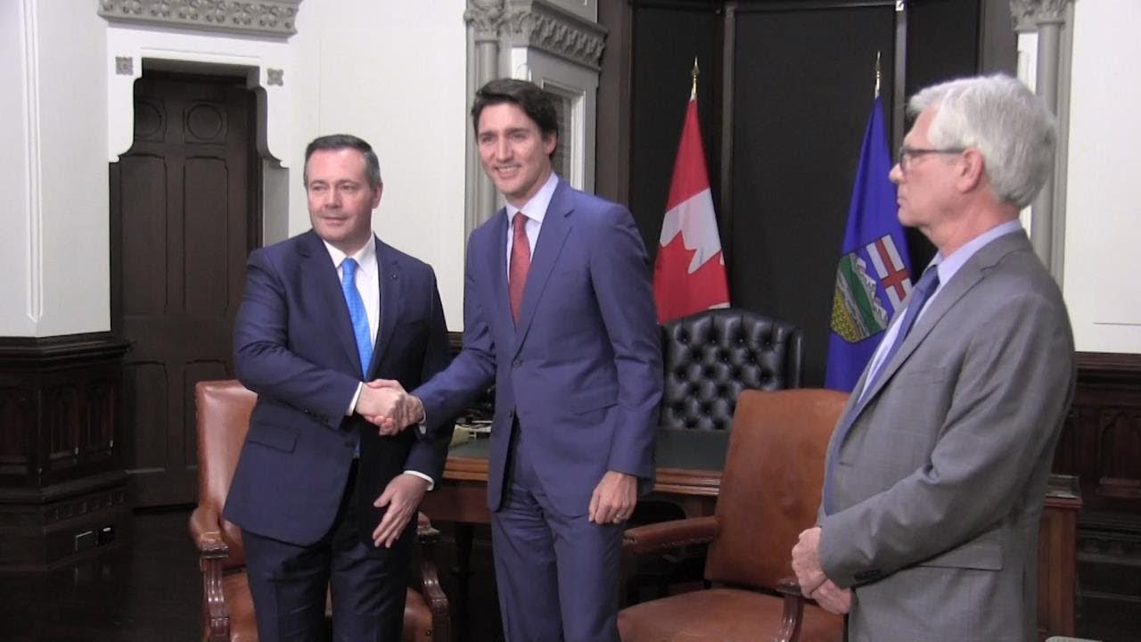 Alberta premier says next few weeks crucial in provincialfederal