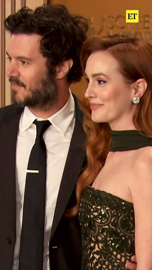 Adam Brody and Leighton Meester being absolute couple goals at the #SAGAwards