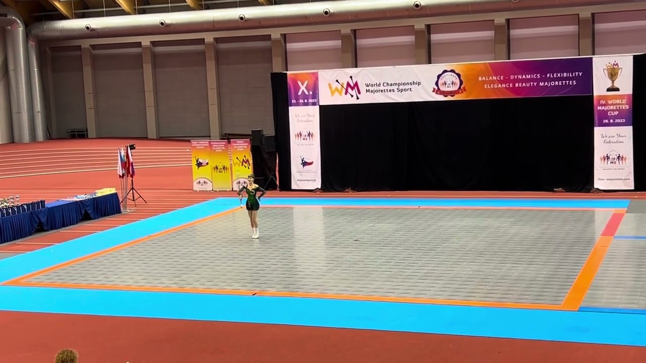 Solo buława seniorki 2023- Patrycja Kwiatkowska- Dziewczęta z Buławami Drezdenko