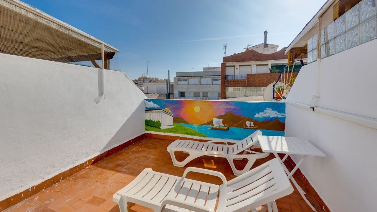 Ático dúplex con garaje junto a la playa del Cura en Torrevieja