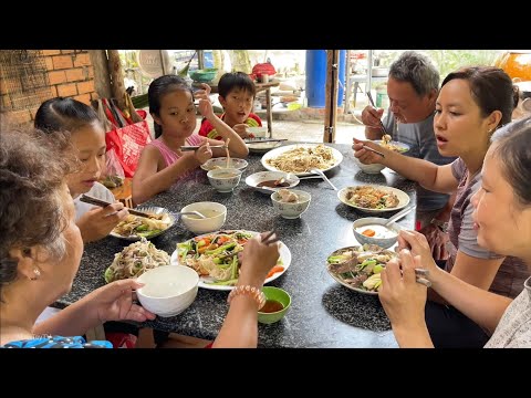 Ăn Hủ Tiếu một nắng Áp Chảo thập cẩm | Miền Tây TV