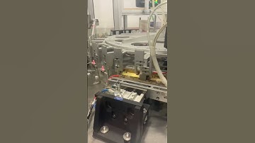 AUTOMATIC SPOUT INSERTING MACHINE FOR MULTILAYER POUCH/BAGS