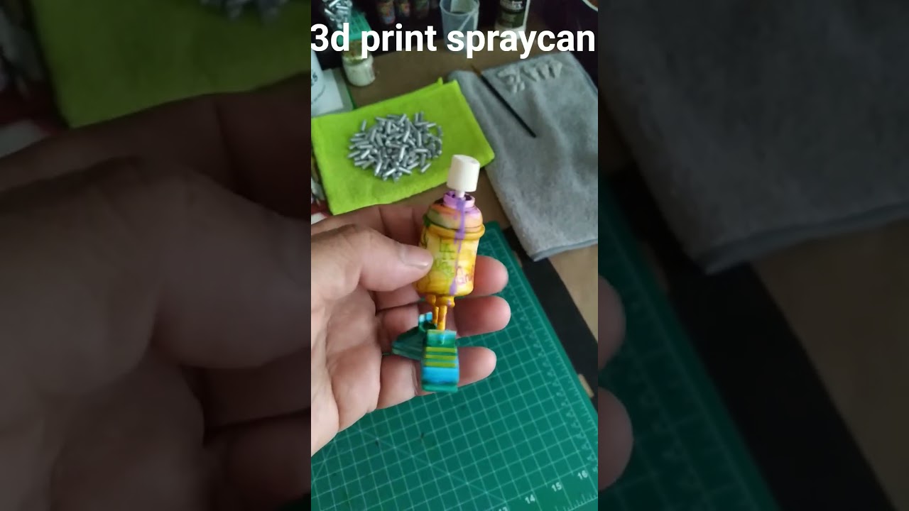 arttoy spraycan 