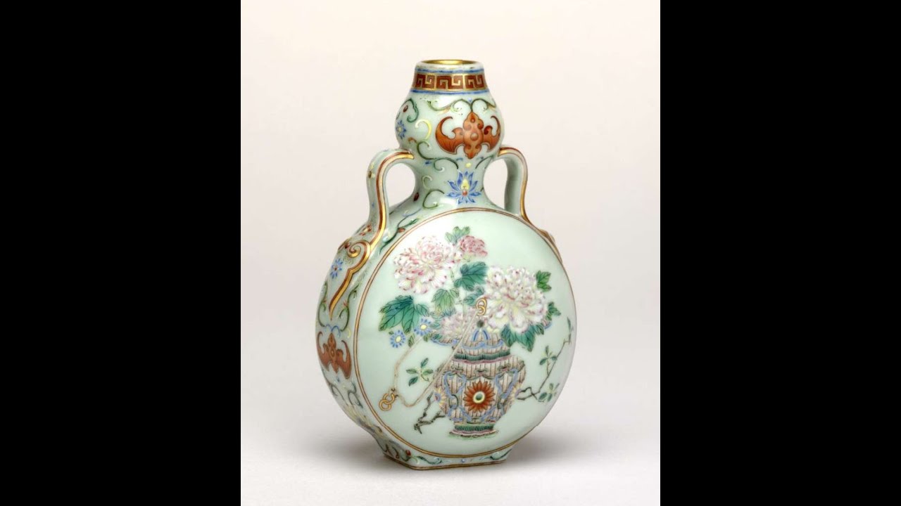 清乾隆绿釉粉彩描金福庆连绵花卉纹双耳抱月瓶- YouTube
