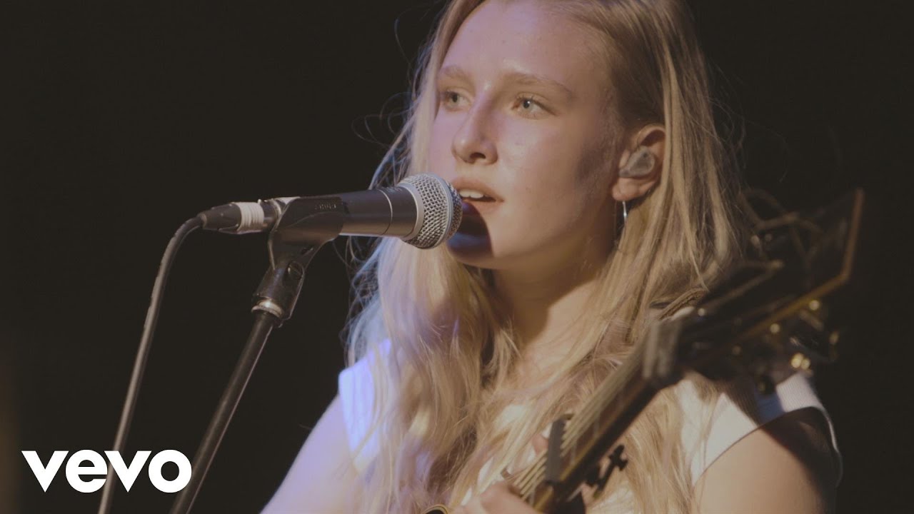 Download Billie Marten Winter Song With Lyric Youtube