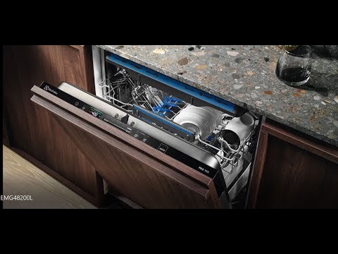 Посудомоечная машина Electrolux EMG48200L