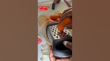 How I grate carrots #recipe#carrots#shortsvideo #xyzbca