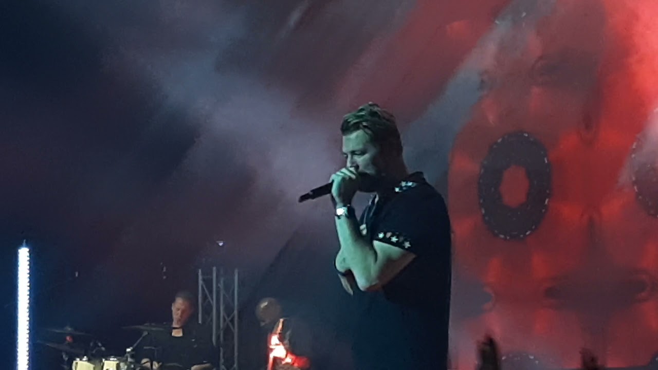 Boyzlife, love me for a reason/when the going gets tough. Poole 7th Nov 2021