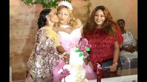 Check-Out Iybo Ojo Stunning Outfit as Kwam 1 Performs at Kemi Afolabi's Birthday Party