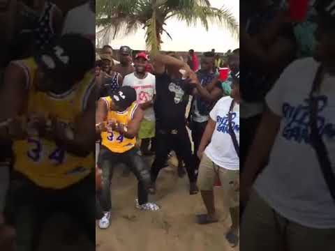 Download Slimcase wow Davido with his street attitudes while on set shooting Shepeteri video with idowest