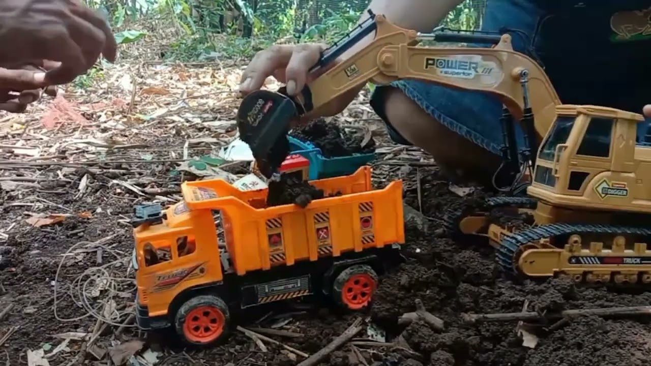 Hello Truck loading land Kim Vicki Episode 12