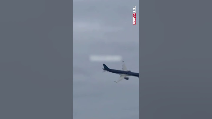 Kazakistan’da acil iniş yapmak isteyen yolcu uçağının düşme anı...