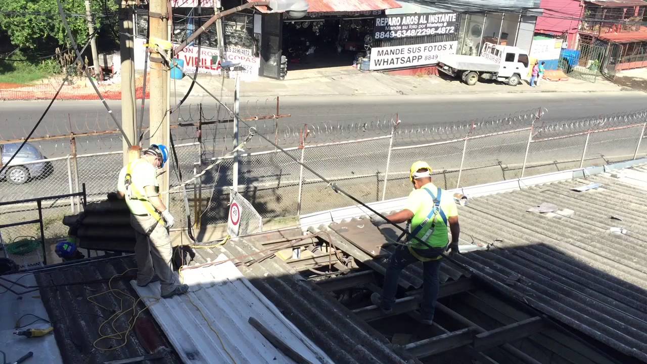 Desmontaje de laminas de asbesto Cambio de techo de asbesto - YouTube