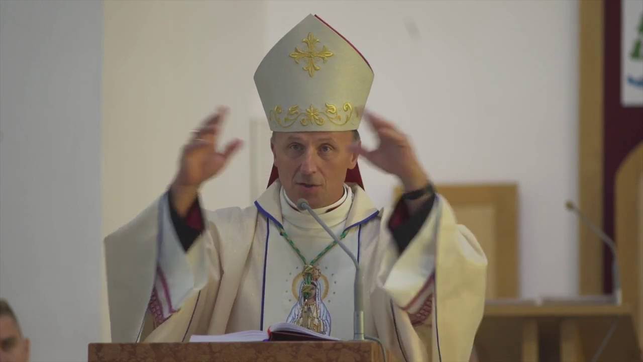 Bp M. Solarczyk: Pan Bóg nawet do malutkiego człowieka kieruje swoje plany (homilia z 17 IX 2016 r.) - YouTube Salve TV