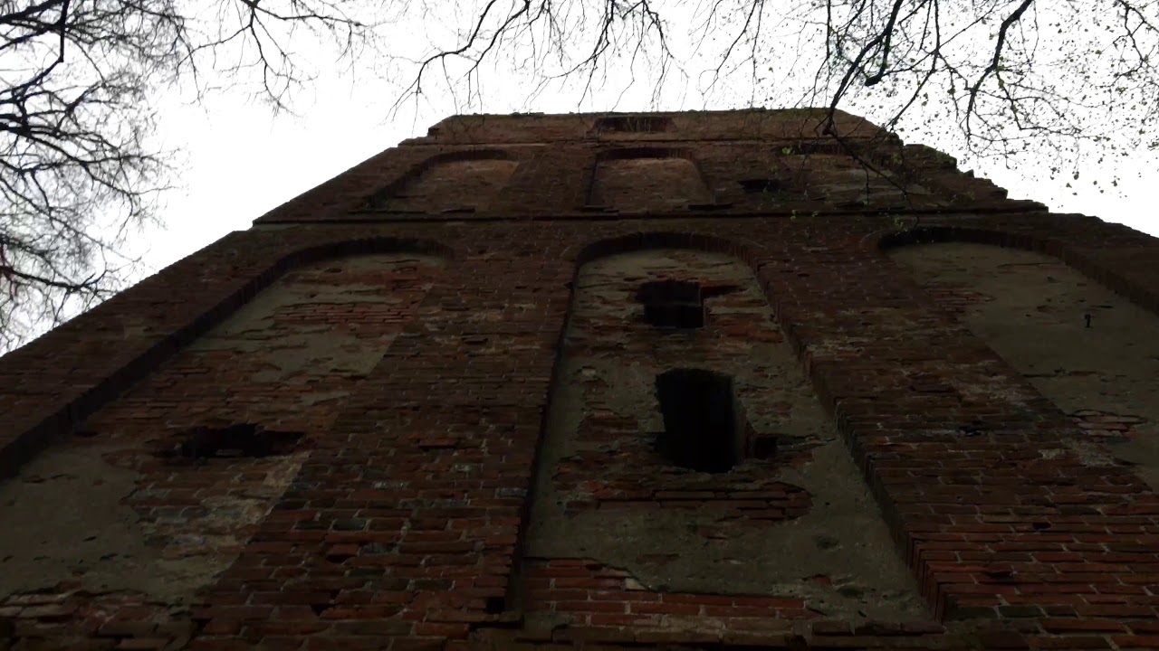 Кирха Святых Николауса и Барбары. Корнево ( Цинтен )