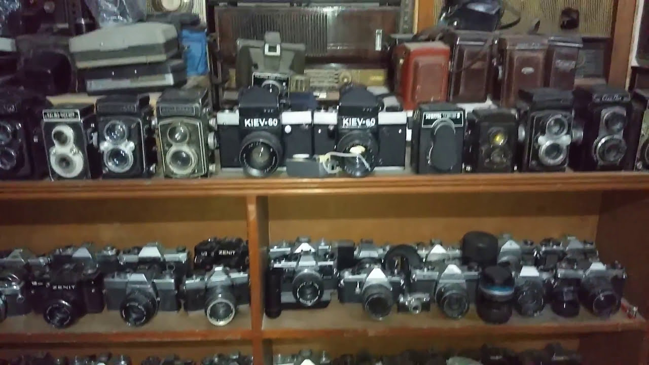 New collection of vintage Valve Radio,vintage cameras,Boombox,Dailer phone,wall clock,turntable,etc.