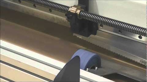 Boxmaker: HIPAK + HICUT producing 0300 corrugated box