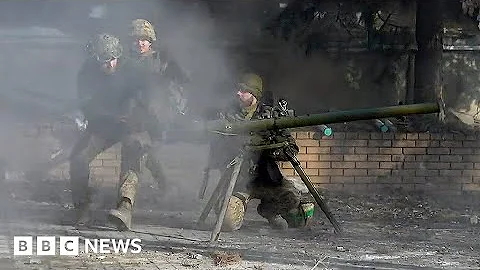 Ukraine frontline fighting:  Russian forces advance in Bakhmut - BBC News - DayDayNews