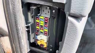 2006 Jeep Liberty Fuse Box Location